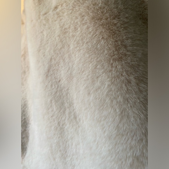 H&M cream soft fluffy tote bag - Picture 8 of 15